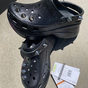 BLACK GLITTER STUDDED BAES